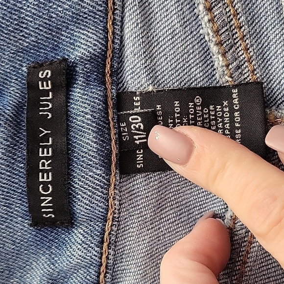 DISTRESSED jean shots size 11/30 - Picture 3 of 3